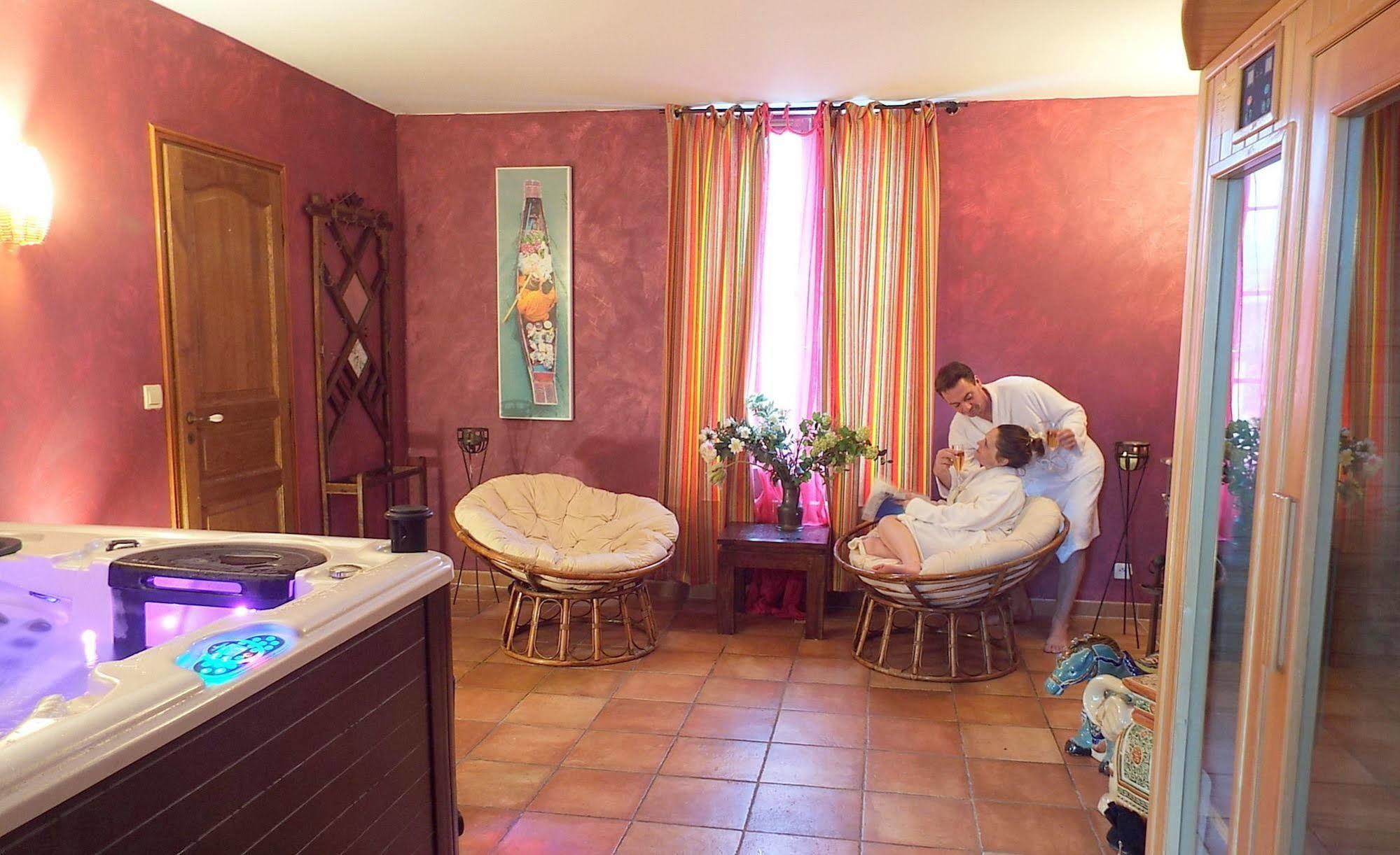 Les Roses De Montherlant Luaran gambar